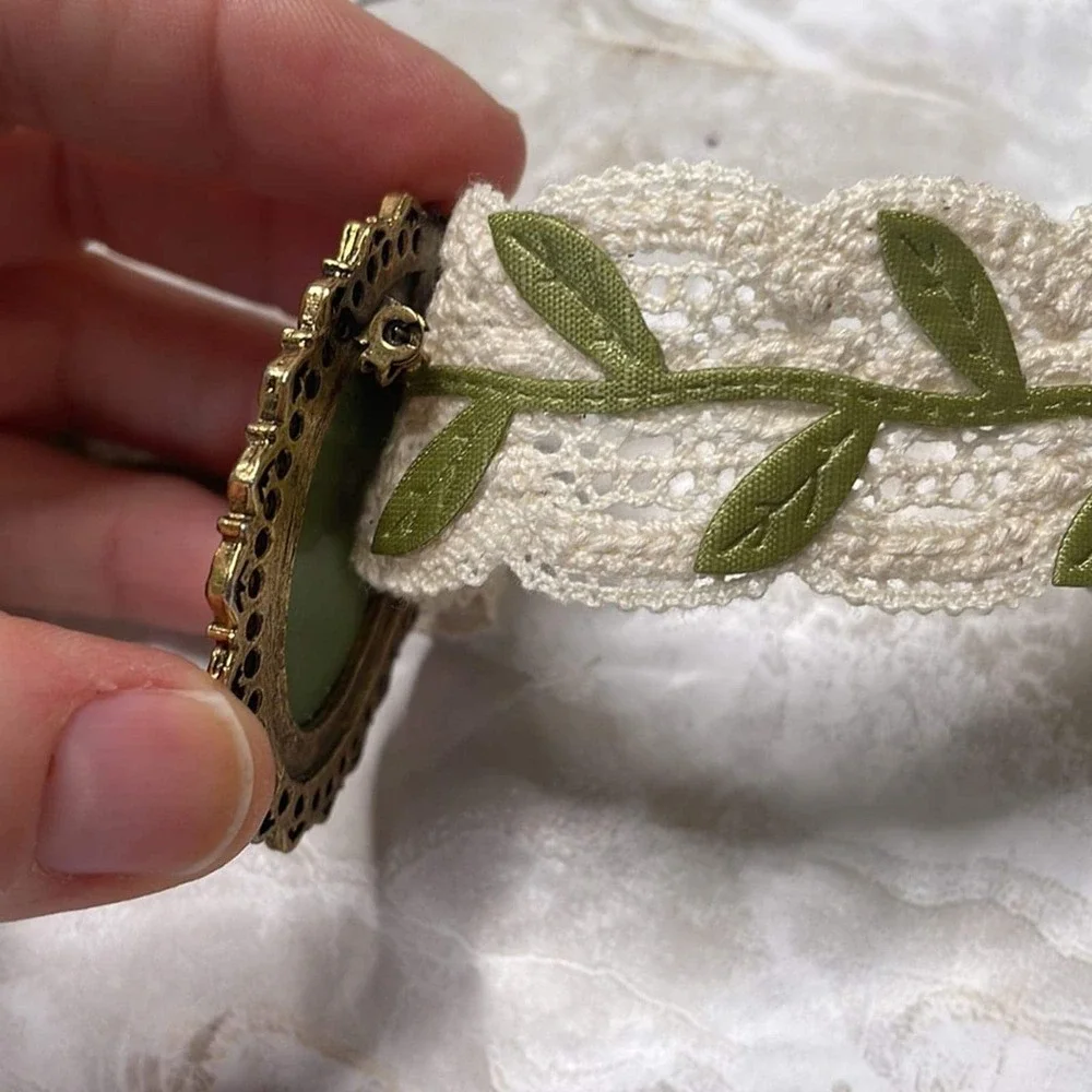 Handmade choker with vintage cameo pendant - Picture 6 of 8